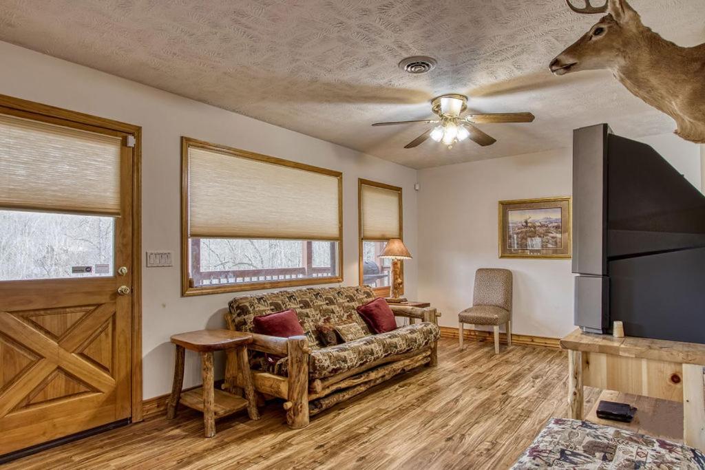 The Nuthouse Ii, Pool Table, Wifi, 1089 Free Tickets Each Paid Day, Dollywood And More Sevierville Zimmer foto